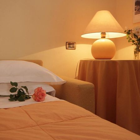 Hazelnut Valley Guarene Habitación foto
